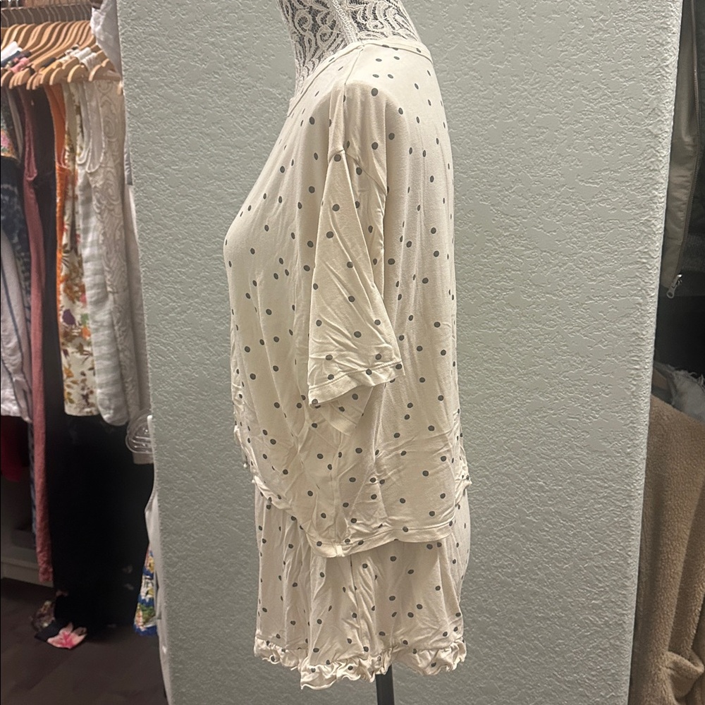 Rylee + Cru Women’s Lounge Set in Dots - Picture 5 of 9